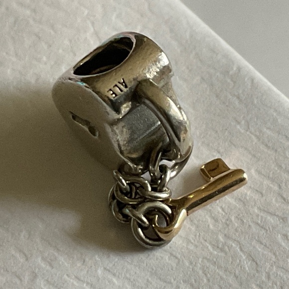 Pandora two tone Key to my Heart charm with 14k gold key - Picture 5 of 6
